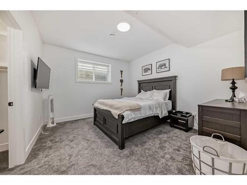 923 36A Street Nw, Calgary, AB - Indoor Photo Showing Bedroom