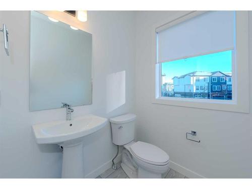 305-280 Chelsea Road, Chestermere, AB - Indoor Photo Showing Bathroom