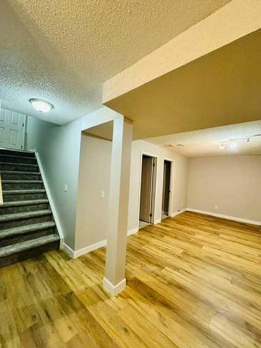 150 Saddlecrest Crescent, Calgary, AB - Indoor Photo Showing Other Room