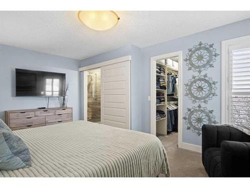 37 Wentworth Way Sw, Calgary, AB - Indoor Photo Showing Bedroom