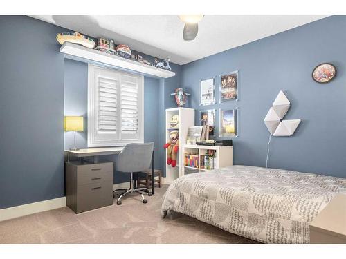 37 Wentworth Way Sw, Calgary, AB - Indoor Photo Showing Bedroom