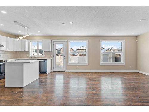 22 Saddleland Crescent Ne, Calgary, AB - Indoor Photo Showing Kitchen