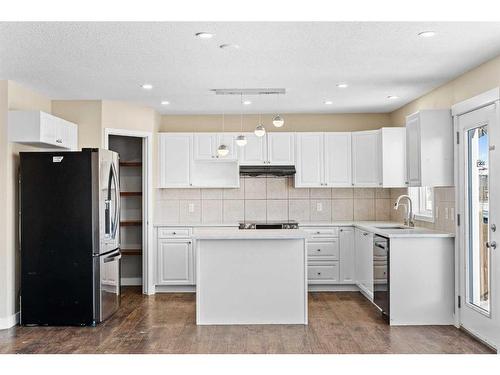 22 Saddleland Crescent Ne, Calgary, AB - Indoor Photo Showing Kitchen