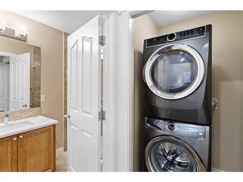 22 Saddleland Crescent Ne, Calgary, AB - Indoor Photo Showing Laundry Room