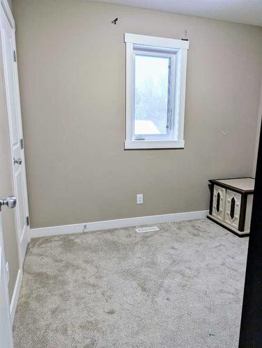 135 4 Avenue Se, High River, AB - Indoor Photo Showing Other Room