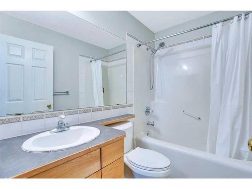 238 Martinvalley Crescent Ne, Calgary, AB - Indoor Photo Showing Bathroom