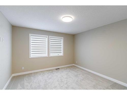 460 Sora Boulevard Se, Calgary, AB - Indoor Photo Showing Other Room