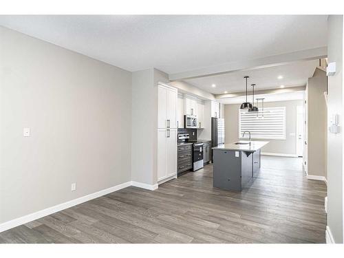 460 Sora Boulevard Se, Calgary, AB - Indoor