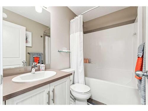 58 Livingston Gate Ne, Calgary, AB - Indoor Photo Showing Bathroom