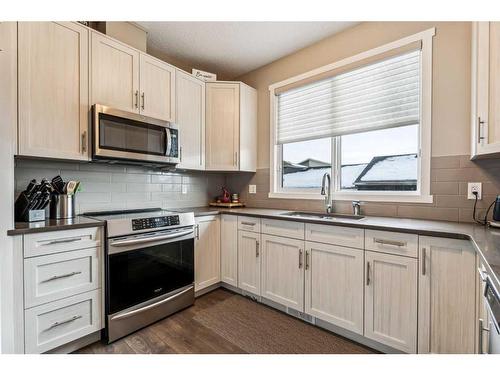 58 Livingston Gate Ne, Calgary, AB - Indoor Photo Showing Kitchen