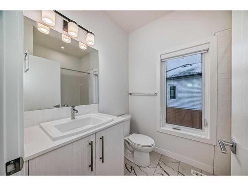 801-6 Merganser Drive West, Chestermere, AB - Indoor Photo Showing Bathroom