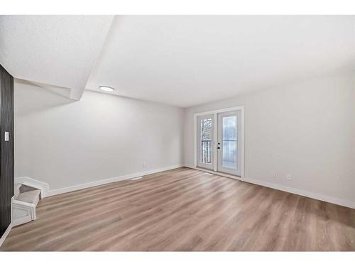 32-4531 7 Avenue Se, Calgary, AB - Indoor Photo Showing Other Room