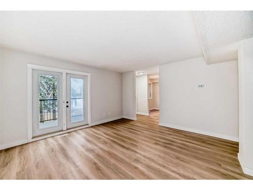 32-4531 7 Avenue Se, Calgary, AB - Indoor