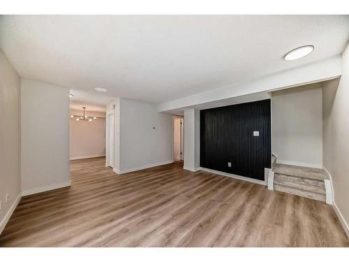 32-4531 7 Avenue Se, Calgary, AB - Indoor Photo Showing Other Room