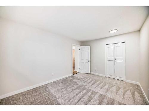 32-4531 7 Avenue Se, Calgary, AB - Indoor Photo Showing Other Room