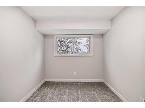 32-4531 7 Avenue Se, Calgary, AB - Indoor Photo Showing Other Room