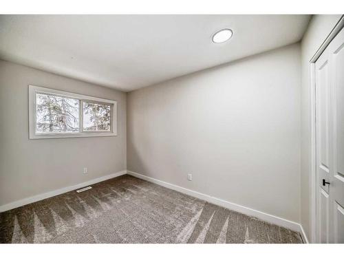 32-4531 7 Avenue Se, Calgary, AB - Indoor Photo Showing Other Room