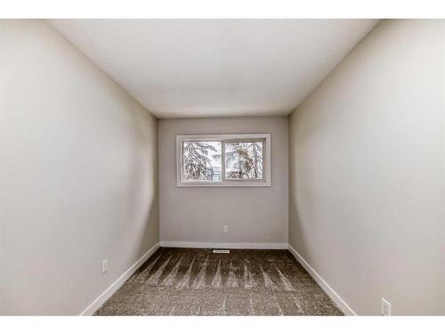 32-4531 7 Avenue Se, Calgary, AB - Indoor Photo Showing Other Room