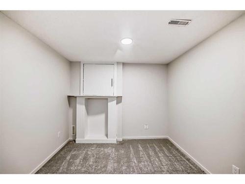 32-4531 7 Avenue Se, Calgary, AB - Indoor Photo Showing Other Room