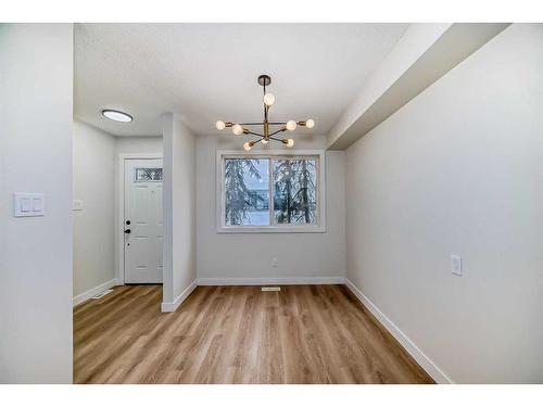 32-4531 7 Avenue Se, Calgary, AB - Indoor Photo Showing Other Room