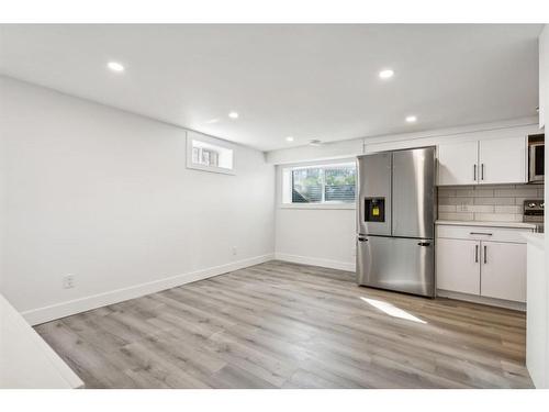 3006 15 Avenue Sw, Calgary, AB - Indoor Photo Showing Kitchen