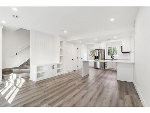 3006 15 Avenue Sw, Calgary, AB - Indoor Photo Showing Kitchen