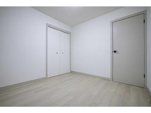 203 Cedarwood Road Sw, Calgary, AB - Indoor Photo Showing Other Room