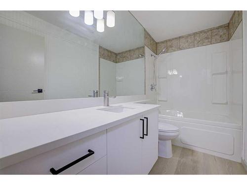 203 Cedarwood Road Sw, Calgary, AB - Indoor Photo Showing Bathroom