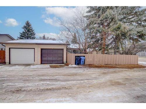 203 Cedarwood Road Sw, Calgary, AB - Outdoor