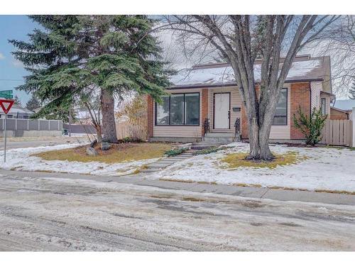 203 Cedarwood Road Sw, Calgary, AB - Outdoor