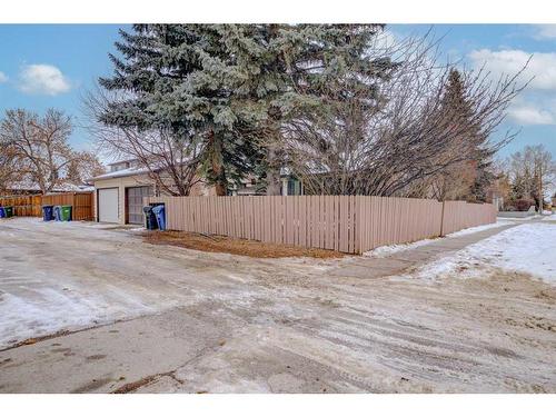 203 Cedarwood Road Sw, Calgary, AB - Outdoor