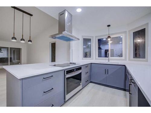 203 Cedarwood Road Sw, Calgary, AB - Indoor Photo Showing Kitchen