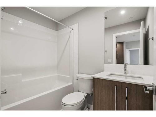 1410-111 Wolf Creek Drive Se, Calgary, AB - Indoor Photo Showing Bathroom