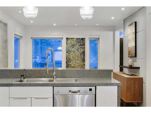 1918 17 Avenue Sw, Calgary, AB - Indoor Photo Showing Kitchen