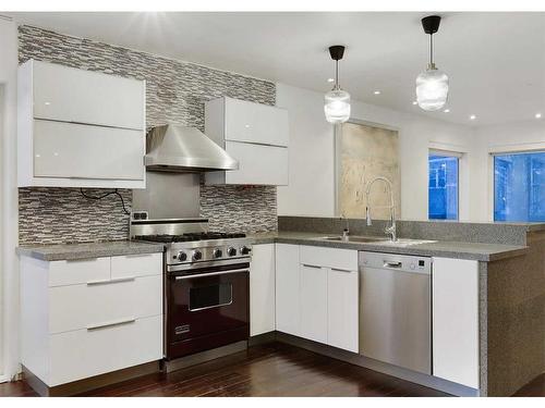 1918 17 Avenue Sw, Calgary, AB - Indoor Photo Showing Kitchen With Upgraded Kitchen