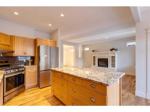 3714 8 Avenue Nw, Calgary, AB - Indoor Photo Showing Kitchen