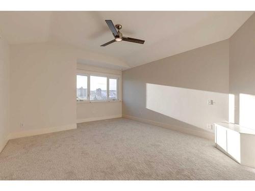 3714 8 Avenue Nw, Calgary, AB - Indoor Photo Showing Other Room