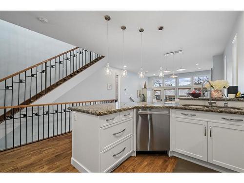 917 19 Avenue Nw, Calgary, AB - Indoor Photo Showing Kitchen