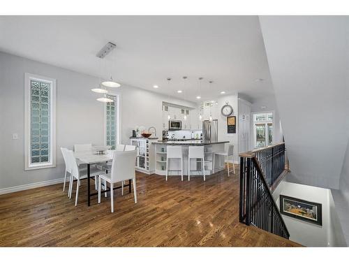 917 19 Avenue Nw, Calgary, AB - Indoor Photo Showing Dining Room