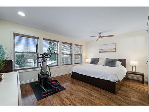 917 19 Avenue Nw, Calgary, AB - Indoor Photo Showing Bedroom