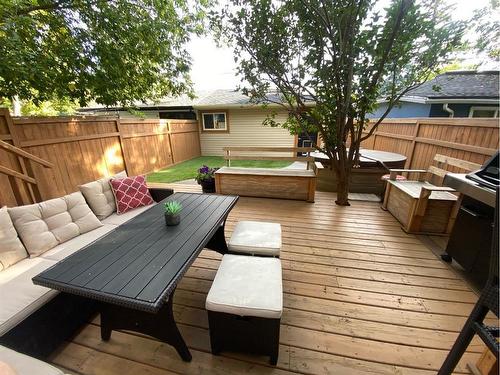 917 19 Avenue Nw, Calgary, AB - Outdoor With Deck Patio Veranda With Exterior