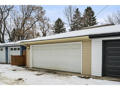 917 19 Avenue Nw, Calgary, AB - Outdoor With Exterior