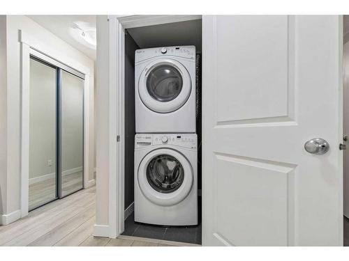 3112-11 Mahogany Row Se, Calgary, AB - Indoor Photo Showing Laundry Room