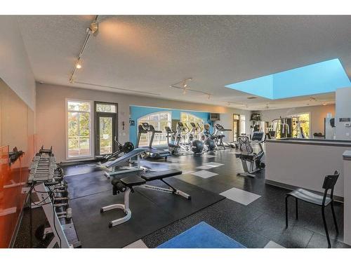 1407-24 Hemlock Crescent Sw, Calgary, AB - Indoor Photo Showing Gym Room