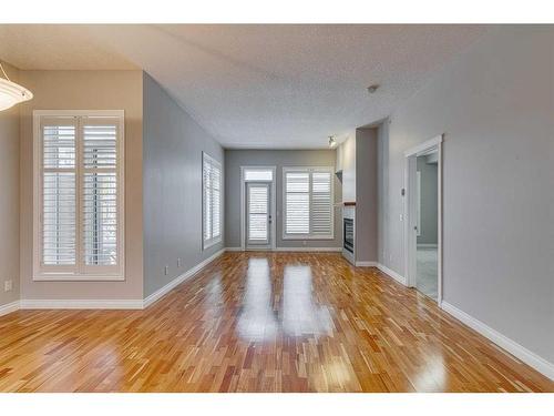 1407-24 Hemlock Crescent Sw, Calgary, AB - Indoor Photo Showing Other Room