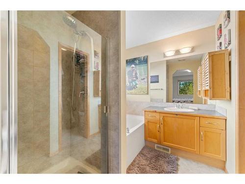 209 Tuscany Ravine Road Nw, Calgary, AB - Indoor Photo Showing Bathroom