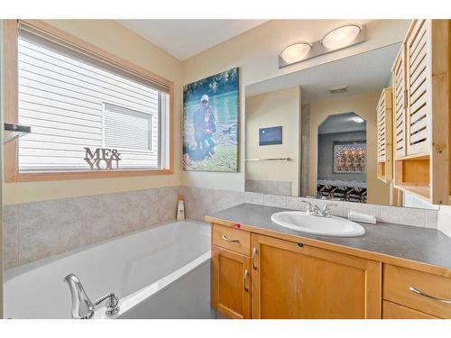 209 Tuscany Ravine Road Nw, Calgary, AB - Indoor Photo Showing Bathroom