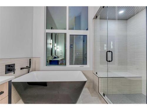 4807 Claret Street Nw, Calgary, AB - Indoor Photo Showing Bathroom