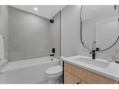 4807 Claret Street Nw, Calgary, AB - Indoor Photo Showing Bathroom