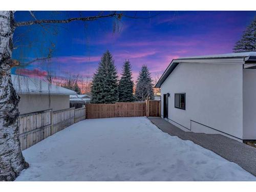 4807 Claret Street Nw, Calgary, AB - Outdoor